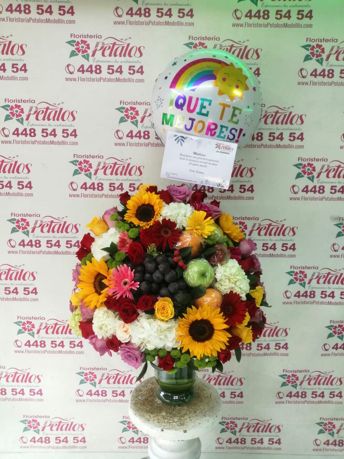 flores-floristeria-medellin-tener-un-amigo-es-tener-por-quien-preocuparse-y-es-tener-a-alguien-que-se-preocupe-flores-floristeria-medellin